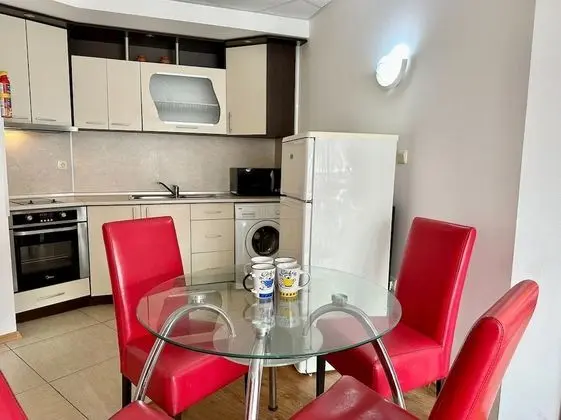 Classic Apart Daire, Havuz Manzaralı