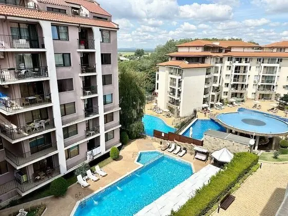 Classic Apart Daire, Havuz Manzaralı