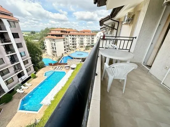 Classic Apart Daire, Havuz Manzaralı