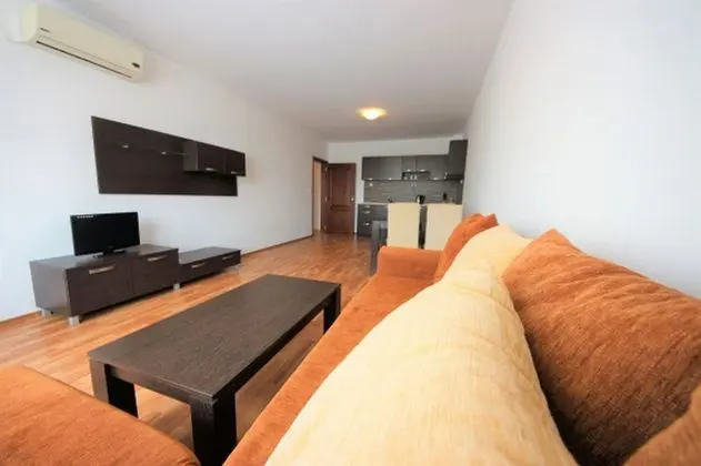 Classic Apart Daire, Havuz Manzaralı