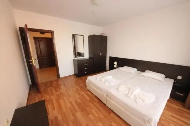 Comfort Apart Daire, Havuz Manzaralı