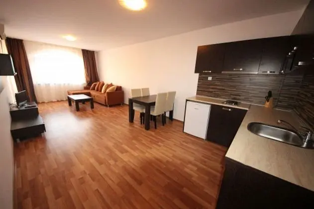 Comfort Apart Daire, Havuz Manzaralı