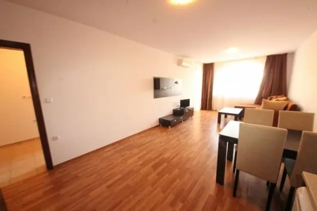 Comfort Apart Daire, Havuz Manzaralı