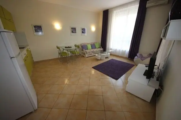 Comfort Apart Daire, Havuz Manzaralı