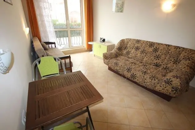 Comfort Stüdyo, Havuz Manzaralı