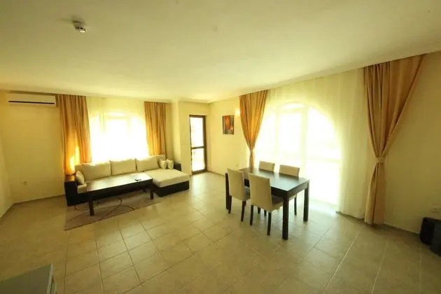 Apart Daire, 1 Yatak Odası, Havuz Manzaralı