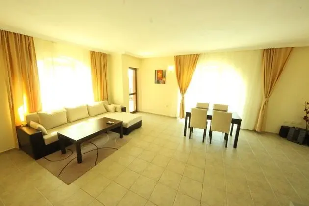 Apart Daire, 1 Yatak Odası, Havuz Manzaralı