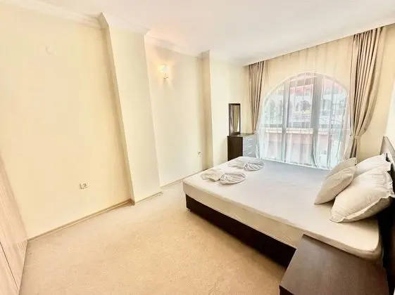 Classic Apart Daire, Havuz Manzaralı