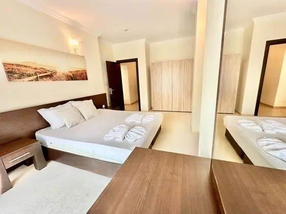 Classic Apart Daire, Havuz Manzaralı