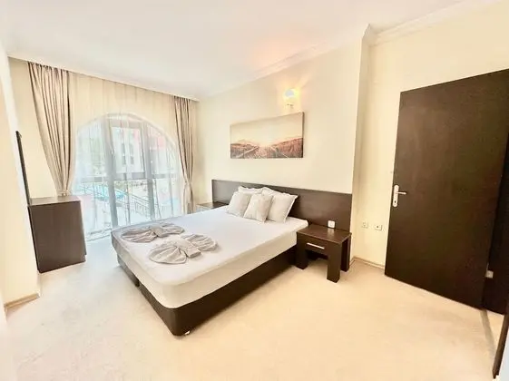 Classic Apart Daire, Havuz Manzaralı