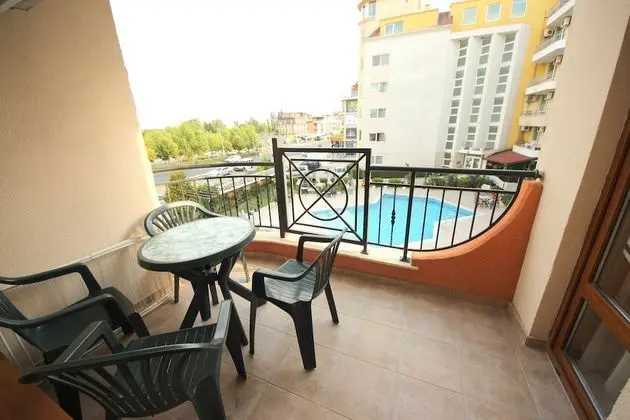 Apart Daire, 1 Yatak Odası, Havuz Manzaralı