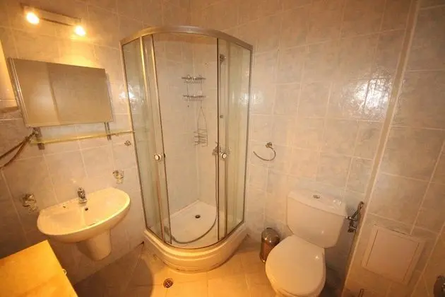 Stüdyo, Havuz Manzaralı