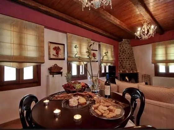 Süit, Şömine, Dağ Manzaralı