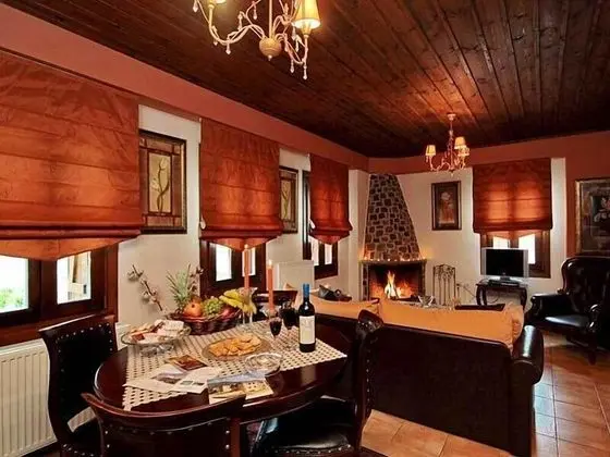 Süit, Şömine, Dağ Manzaralı