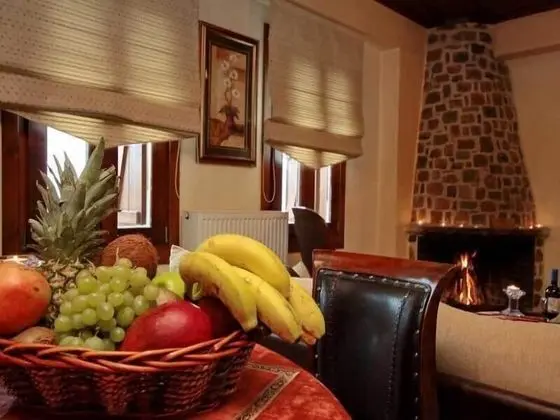 Süit, Şömine, Dağ Manzaralı
