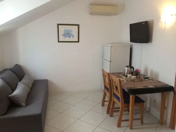 Apart Daire, 1 Büyük (Queen) Boy Yatak ve Çekyat, Balkon