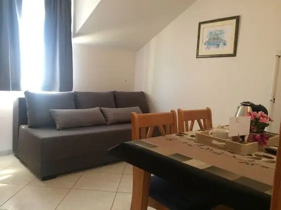 Apart Daire, 1 Büyük (Queen) Boy Yatak ve Çekyat, Balkon