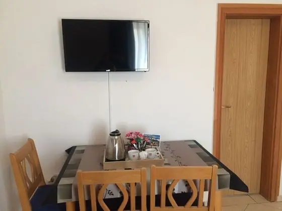 Apart Daire, 1 Büyük (Queen) Boy Yatak ve Çekyat, Balkon