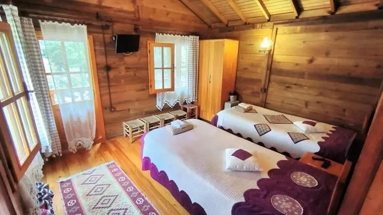 Şelale Manzaralı Iki Odalı Bungalow Custom Oda