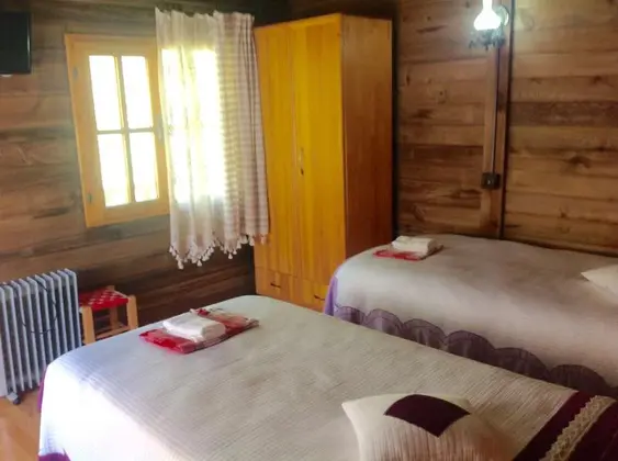 Şelale Manzaralı Iki Odalı Bungalow Custom Oda