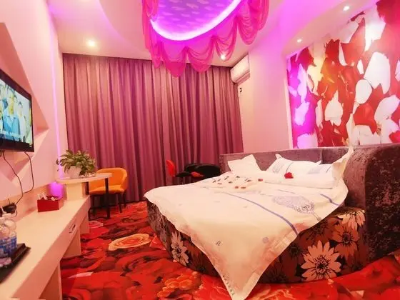 Luxury Tek Büyük Yataklı Oda