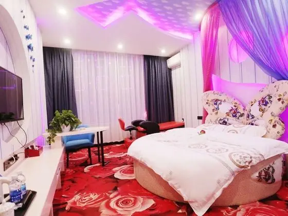 Romantic Tek Büyük Yataklı Oda