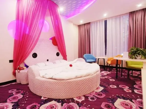 Romantic Tek Büyük Yataklı Oda