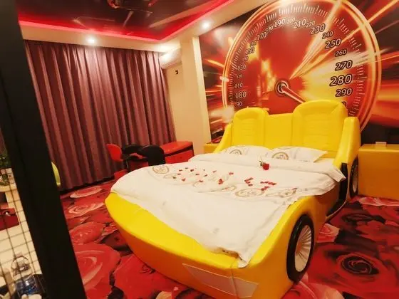 Romantic Tek Büyük Yataklı Oda