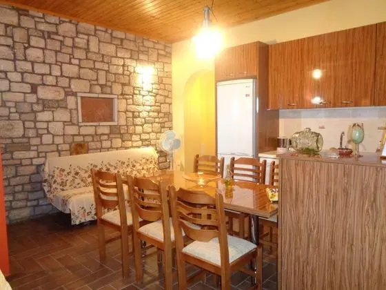 Traditional Apart Daire, 1 Yatak Odası, Şömine, Zemin Kat