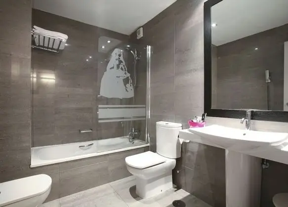 Tek Büyük Yataklı Oda (with extra bed)