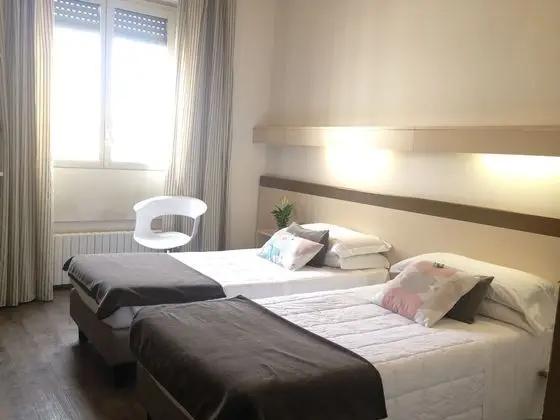 Üç Kişilik Oda
