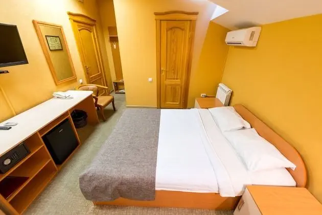 Standard Tek Büyük Yataklı Oda (with Bath)