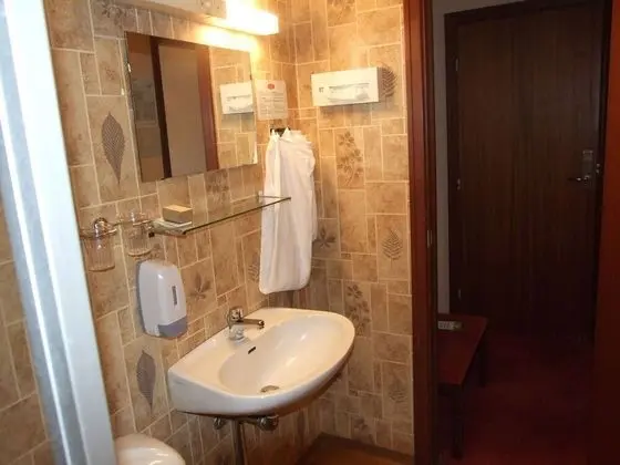 Classic Tek Büyük Yataklı Oda