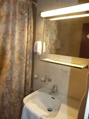 Classic Tek Büyük Yataklı Oda