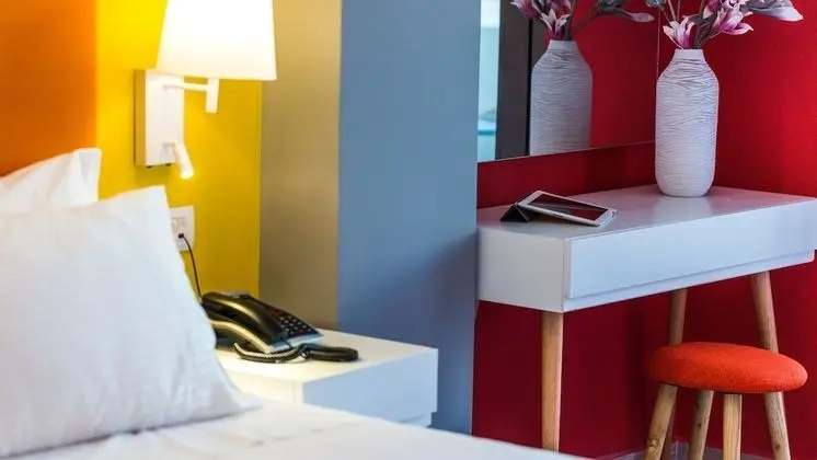 Standard Tek Büyük veya İki Ayrı Yataklı Oda, Balkon