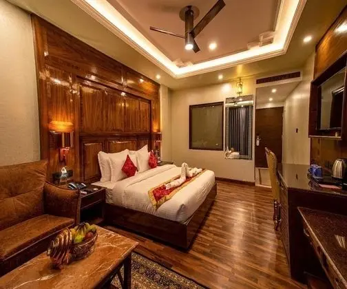 Luxury Oda