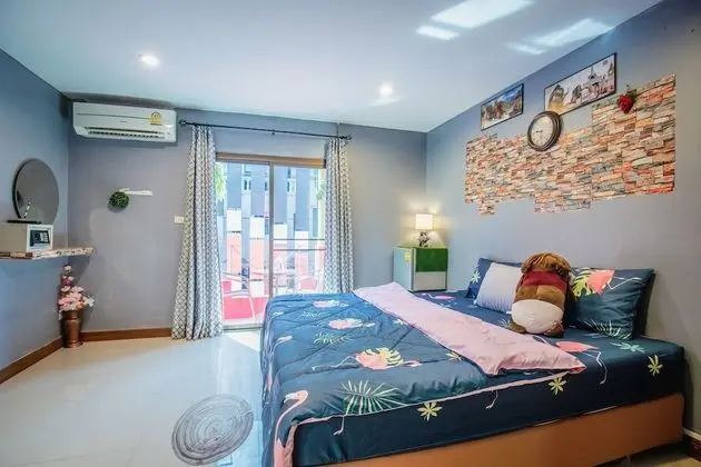 Superior Tek Büyük Yataklı Oda, Balkon, Şehir Manzaralı