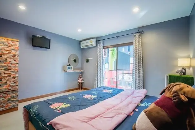 Superior Tek Büyük Yataklı Oda, Balkon, Şehir Manzaralı