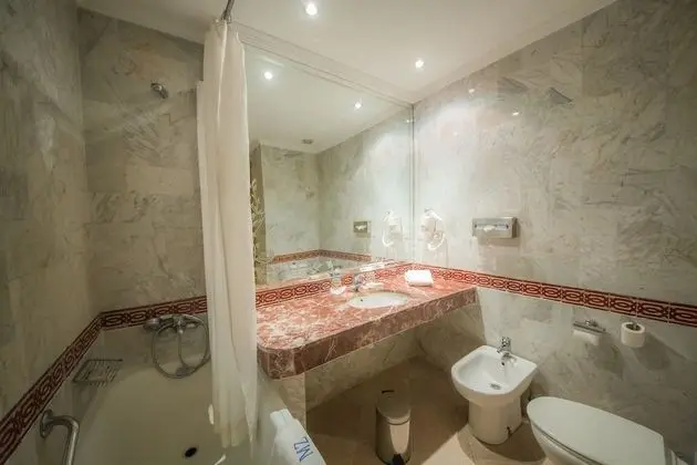 Comfort Tek Büyük Yataklı Oda