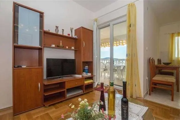 Apart Daire (Mer - 10m to the beach - A1(4+2))