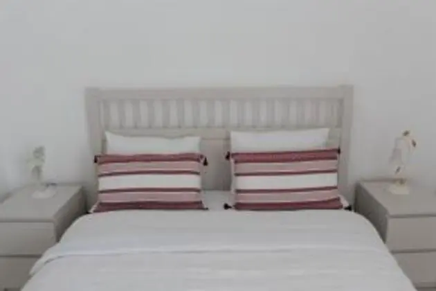 42300