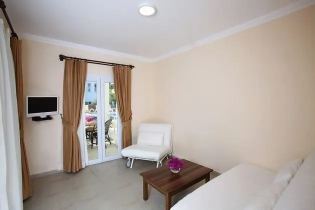 Apart Oda, Kısmı Deniz veya Havuz Manzaralı