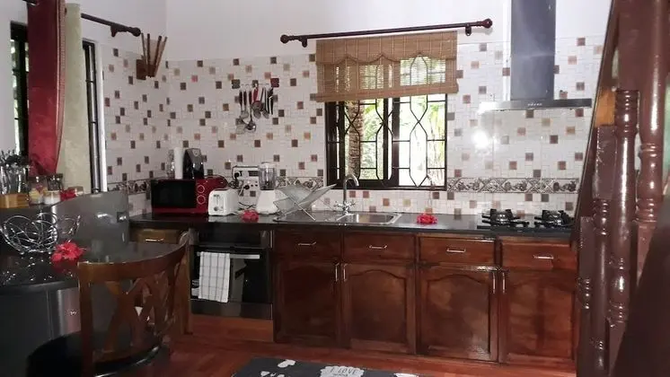Apart Daire, Birden Çok Yatak, Havuz Kenarı