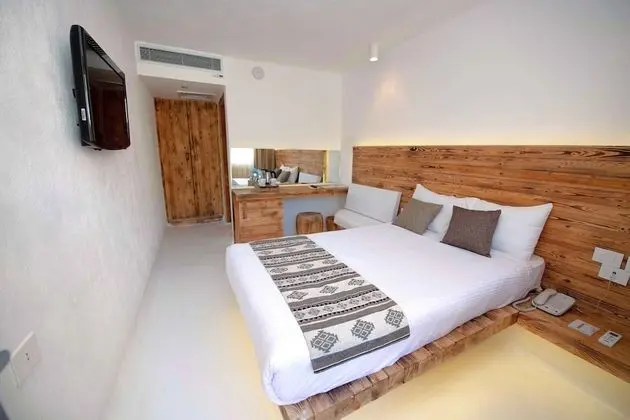 Shotgun Room