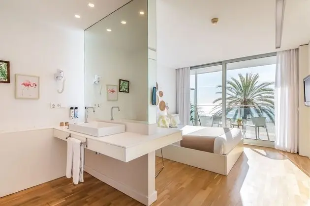 Büyük Yataklı Tek Kişilik Oda, Deniz Manzaralı