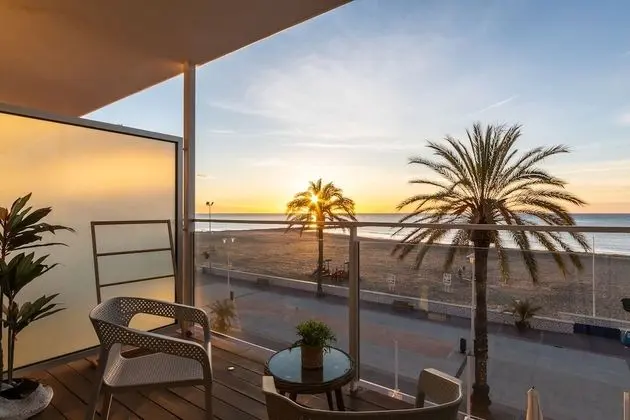 Büyük Yataklı Tek Kişilik Oda, Deniz Manzaralı