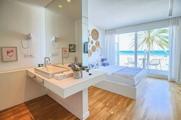 Tek Büyük Yataklı Oda, Deniz Manzaralı