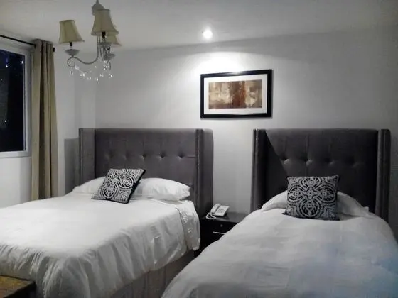 Üç Kişilik Oda (One Double + Twin Bed)