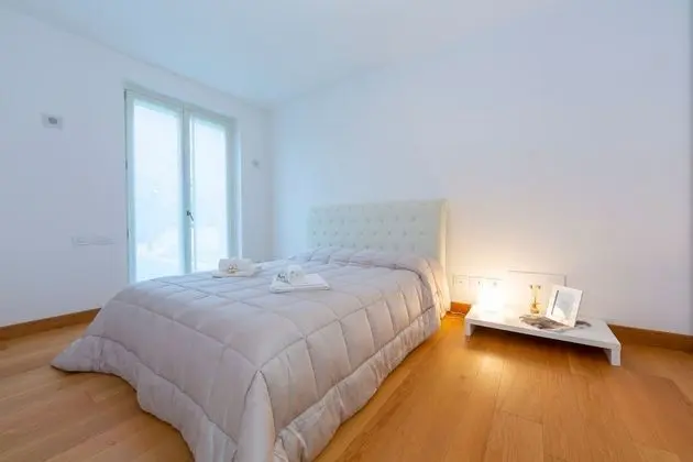 Villa, 5 Yatak Odası, Kişiye Özel Havuzlu, Göl Manzaralı