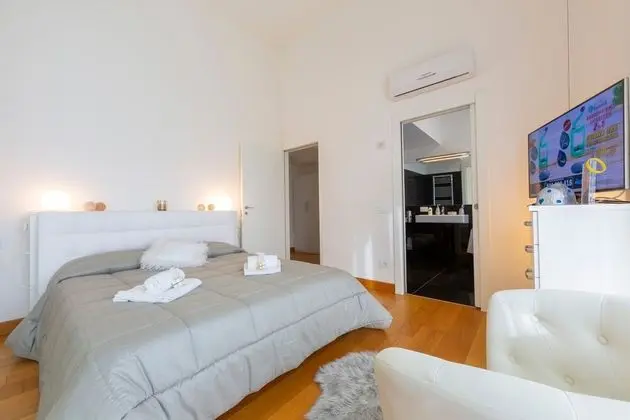 Villa, 5 Yatak Odası, Kişiye Özel Havuzlu, Göl Manzaralı